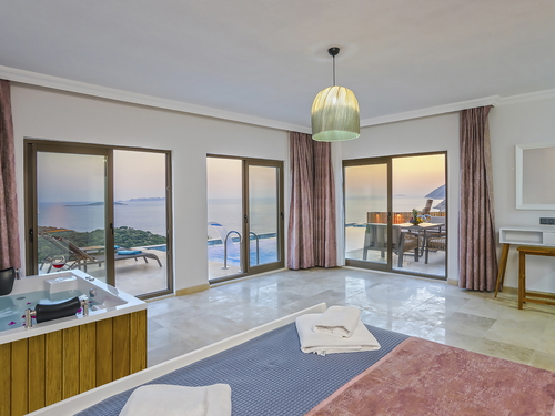  gece  -  Kasım
  | Kaş Yeniköy’de Deniz Manzaralı, Jakuzili Balayı ve Aile Villası – 4 Kişilik Tatil İçin İdeal Seçim